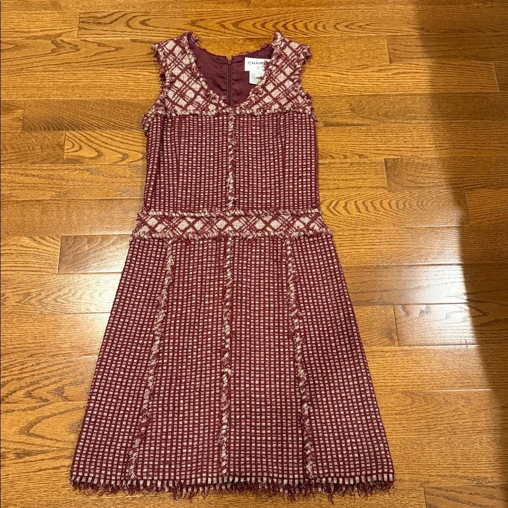 Chanel Burgundy Tweed Dress - Picture 4 of 17